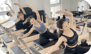 DAYS PILATES PREMIUM 梅田店