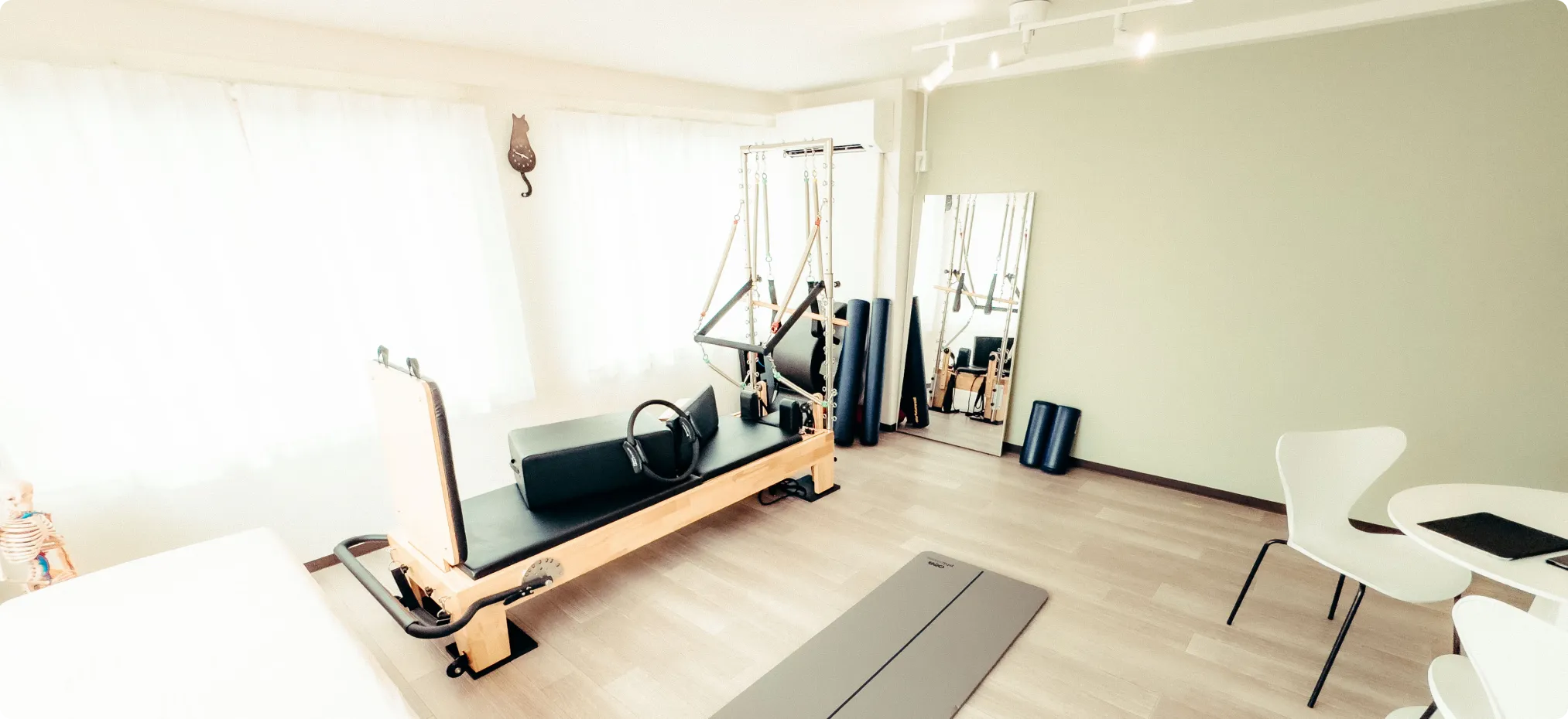 阪急伊丹駅のピラティススタジオネコノビ